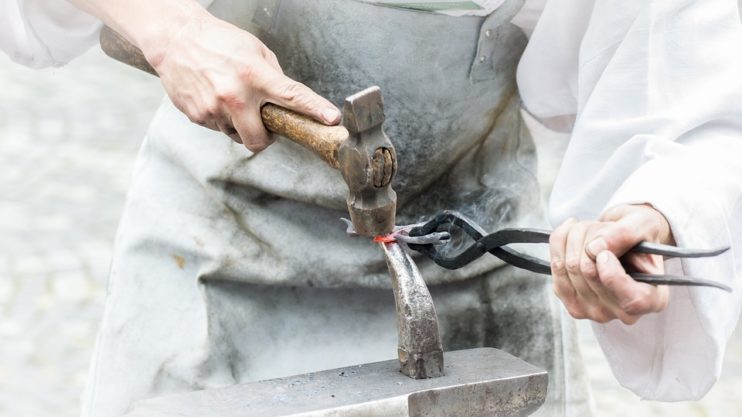 Furnace repair smith hammer tongs