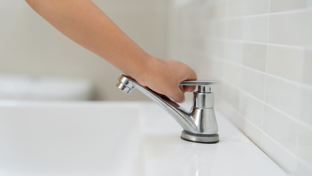 How Do You Turn Off The Water To The House